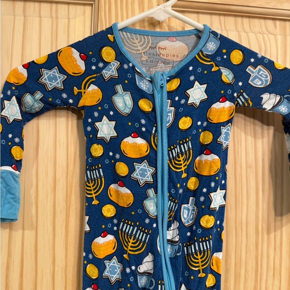 Little Sleepies Hanukkah Bamboo Zippy Pajamas Blue 6-12 Months Menorah Dreidel‎